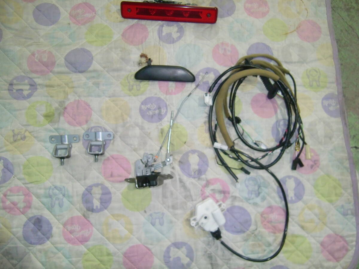 U61VU62VU71VU72V ミニキャブ クリッパー バックドア リアハッチ ハーネス+アウターハンドル+ラッチ+ハイマウント+ヒンジ セット!!拍卖