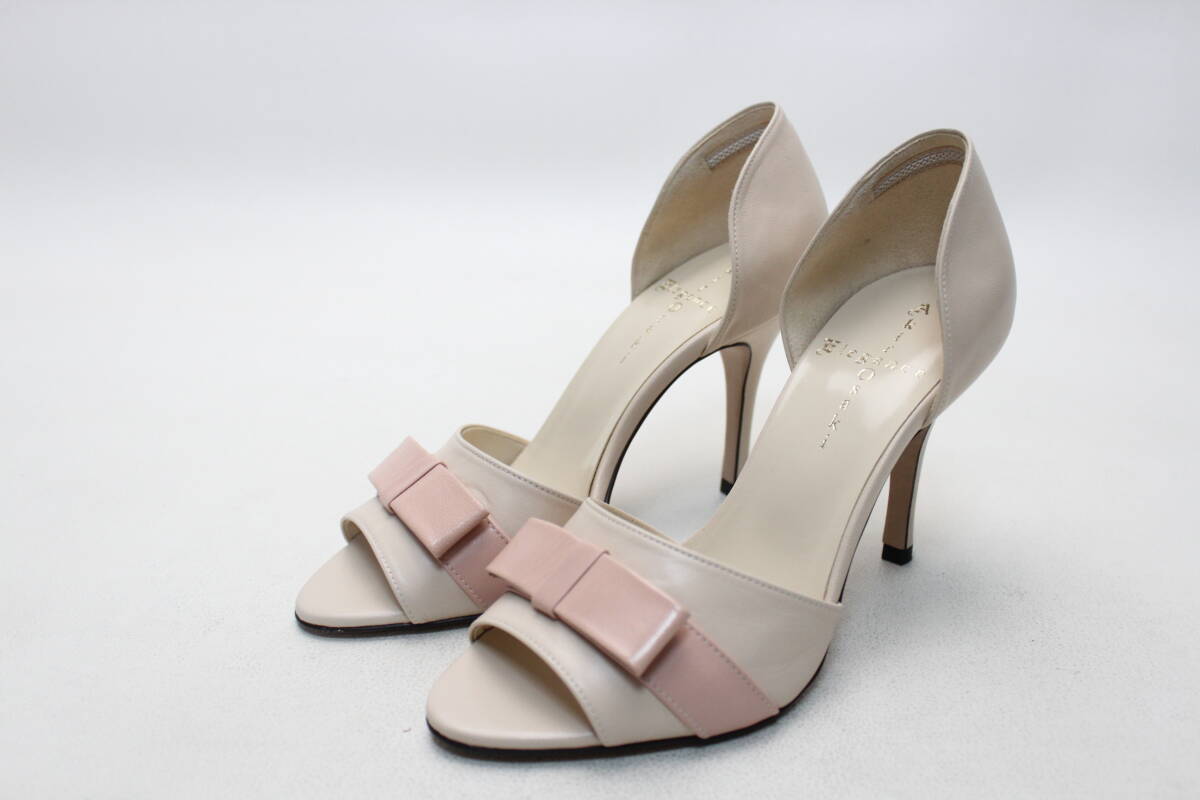 23■アキラオーサキエレガンス セパレートリボンパンプス(22)超美品拍卖