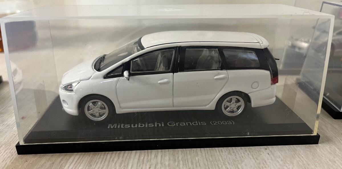【②-D3】MITSUBISHI GRANDIS ミニカー ケース付き コレクション拍卖