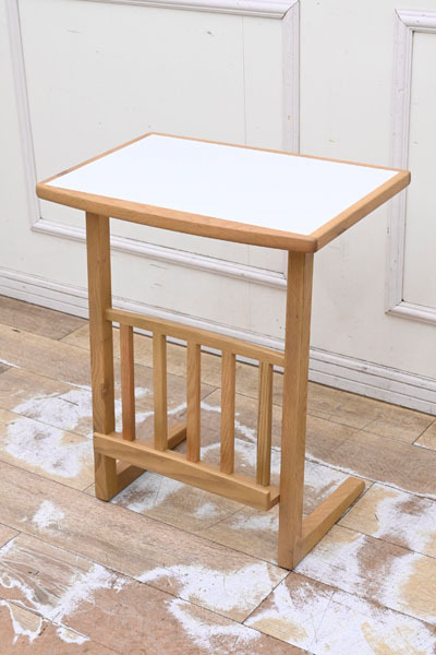 HQ16 新品未使用 関家具 ミルファ サイドテーブル ナイトテーブル 飾り台 置台 花台 ブックラック拍卖