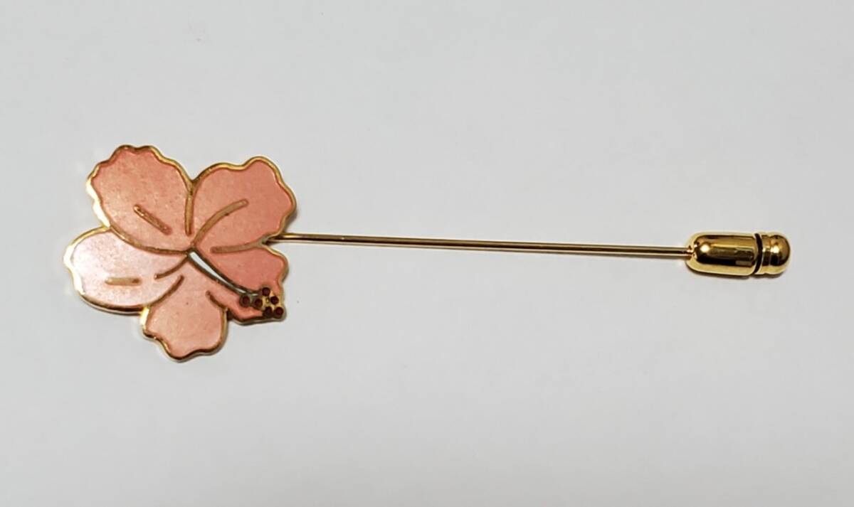 ブローチ レディース ゴールドカラー 7,2㎝ 5,2g きれいめ拍卖