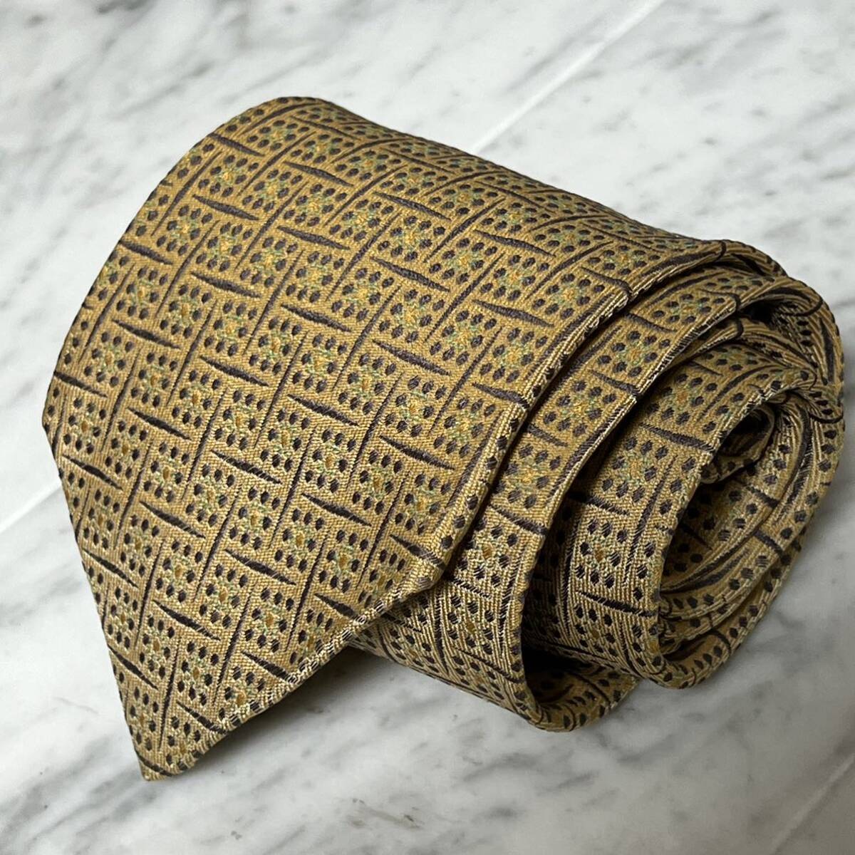 【美品】 999円~ ARMANI ネクタイ ブラウン系 ドット 小紋柄 総柄 (GREEN B2)拍卖