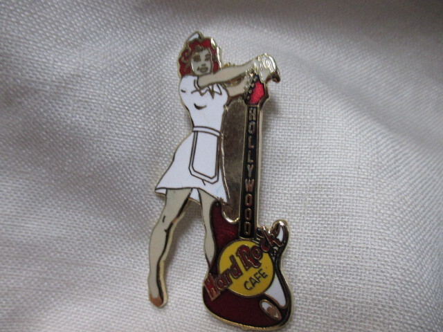 即決★Hard Rock CAFE ハードロックカフェ HOLLYWOOD ハリウッド/ウエイトレス・ギター ブローチ バッジ拍卖
