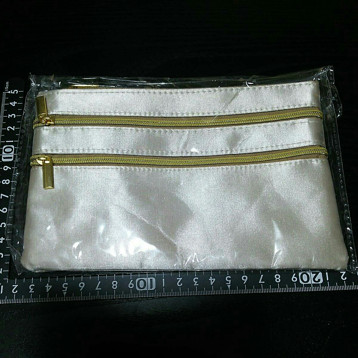 非売品☆サティーナ☆トリプルファスナー☆ポーチ☆シルバー☆①☆残1拍卖