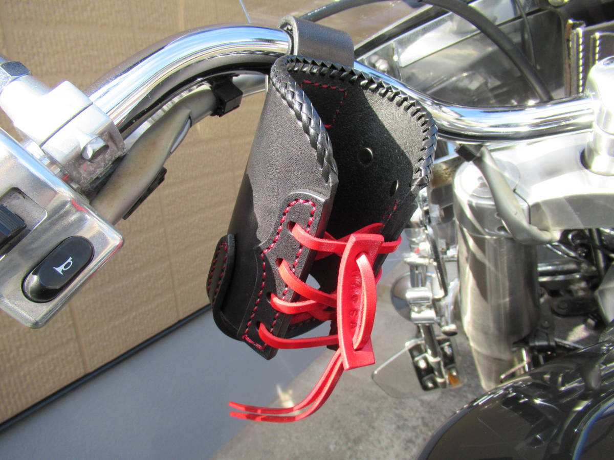 栃木レザー製 サドルレザーブラック(革紐・留め具レッド、赤糸) ドリンクホルダー ハンドルバータイプ ベルトタイプ アメリカン拍卖