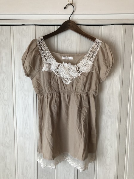 ◆YVETTE/イヴェット/レース付き/ベージュのチュニック/タグ付き未着品◆p拍卖