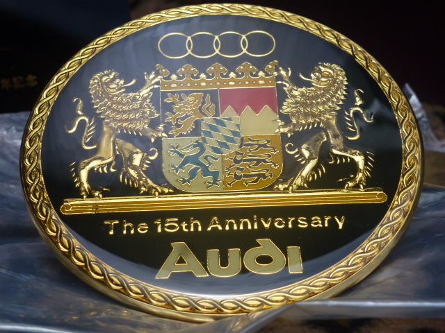 【激レア!ヤナセ物】アウディ グリルエンブレム カーバッチ グリルバッジ 60 72 75 80 スーパー90 クーペ クワトロ TT S2 RS2 100 200 VW拍卖