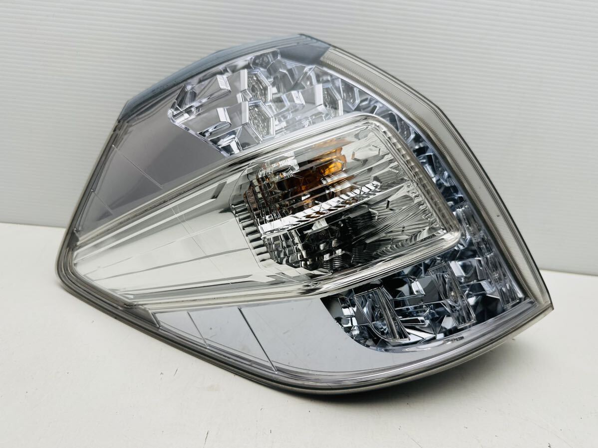 美品 割れ無し ホンダ フィットシャトル ハイブリッド GP2/GP3 テールライト テールランプ 左 STANLEY W0020 33550-TF7-J01 (E176)拍卖