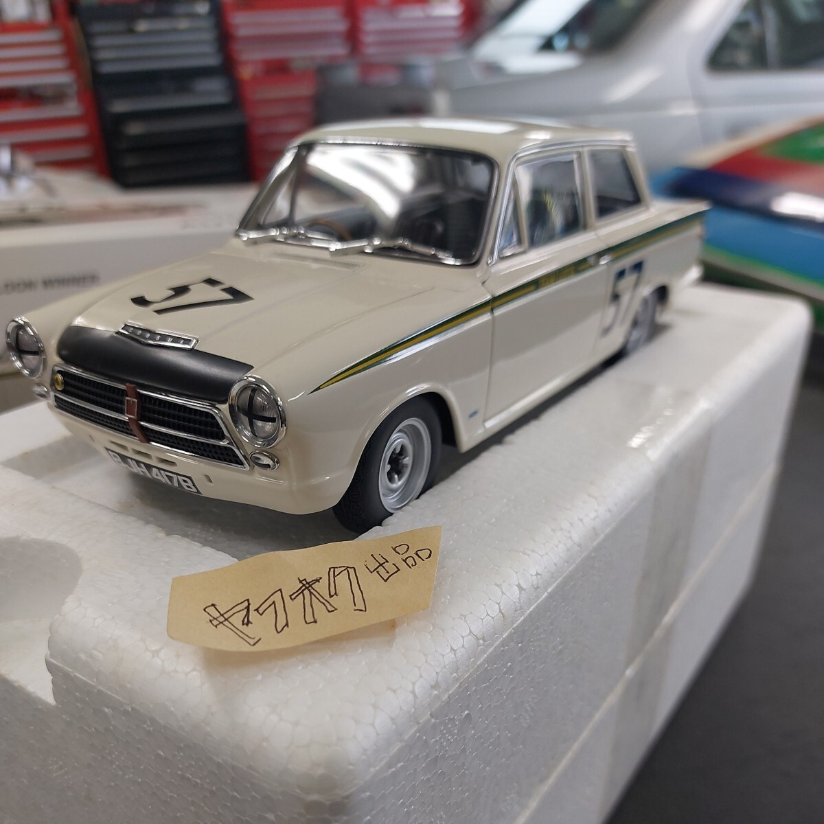 訳あり、オートアート1/18 マーク1 ロータスコルティナ 1964 CRYSTALPALACESALOON拍卖