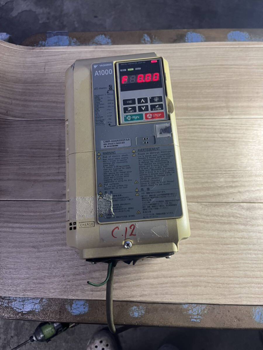 C12 YASKAWA インバータ A 1000 0.75KW 動作確認済み拍卖