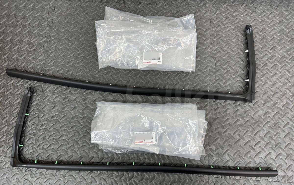 ■新品■トヨタ 純正 ハイエース 200系 バン レジアスエース 寒冷地仕様 フロントドア ウェザーストリップ 左右セット拍卖