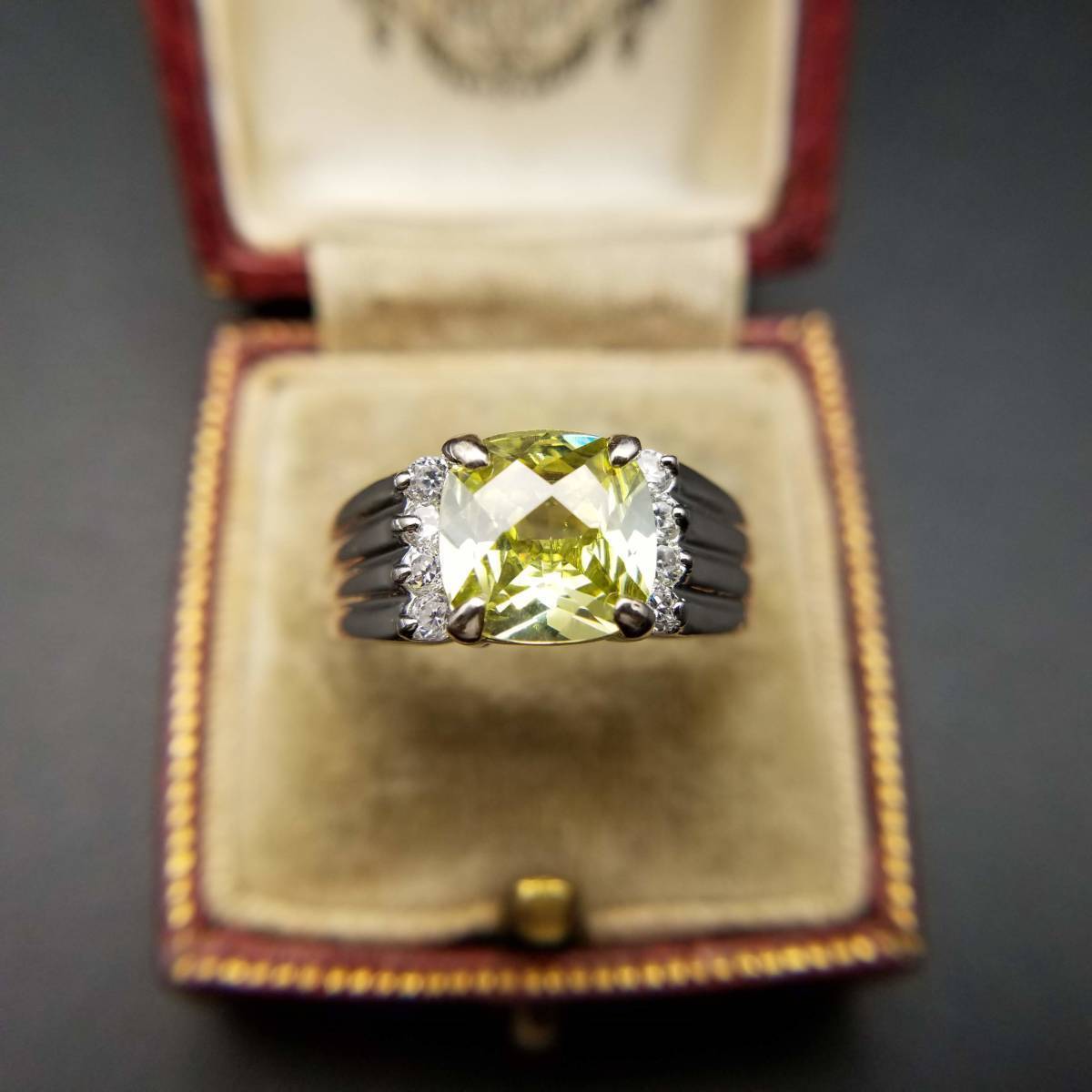 イエロー キュービックジルコニア クッションカット ヴィンテージ リング コスチュームジュエリー 指輪 ゴージャス カクテルリング YNB88拍卖