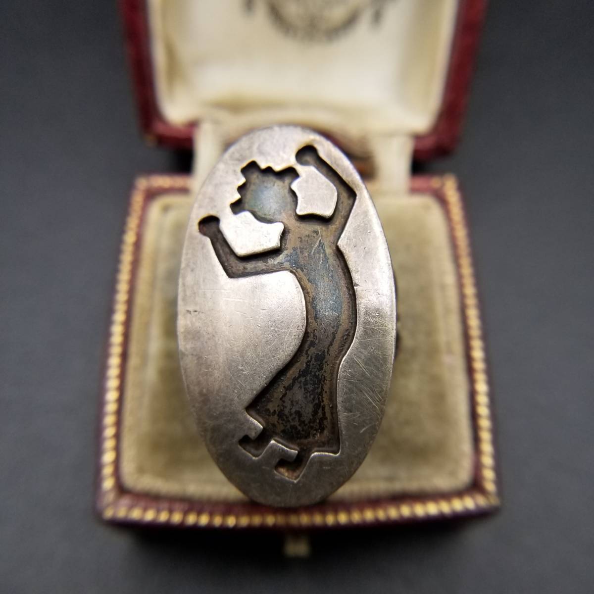 カチーナ モチーフ シルエット オーバルプレート ヴィンテージ シルバー リング 指輪 サウスウェスタンスタイル 存在感 Y13-M拍卖