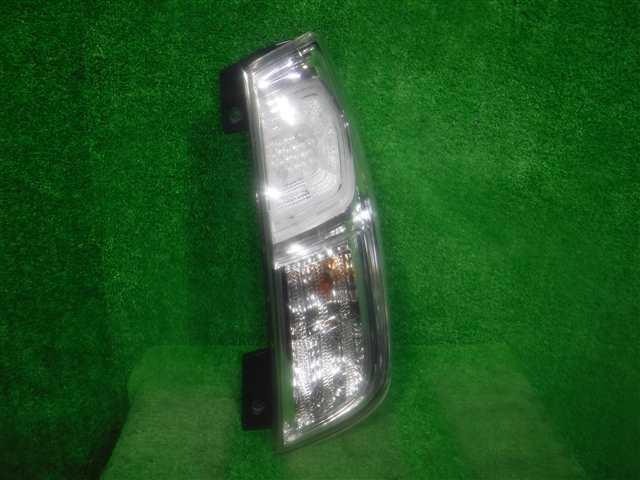 デイズルークス DBA-B21A 右テールランプ 3B20 26550-6A02G拍卖