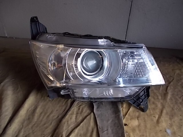 MK21S パレットSW 右ヘッドライト コイト 100-59207(65401)拍卖