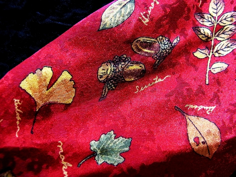 ☆♪★LA2177美品【秋・どんぐり・いちょう】ネクタイ★拍卖