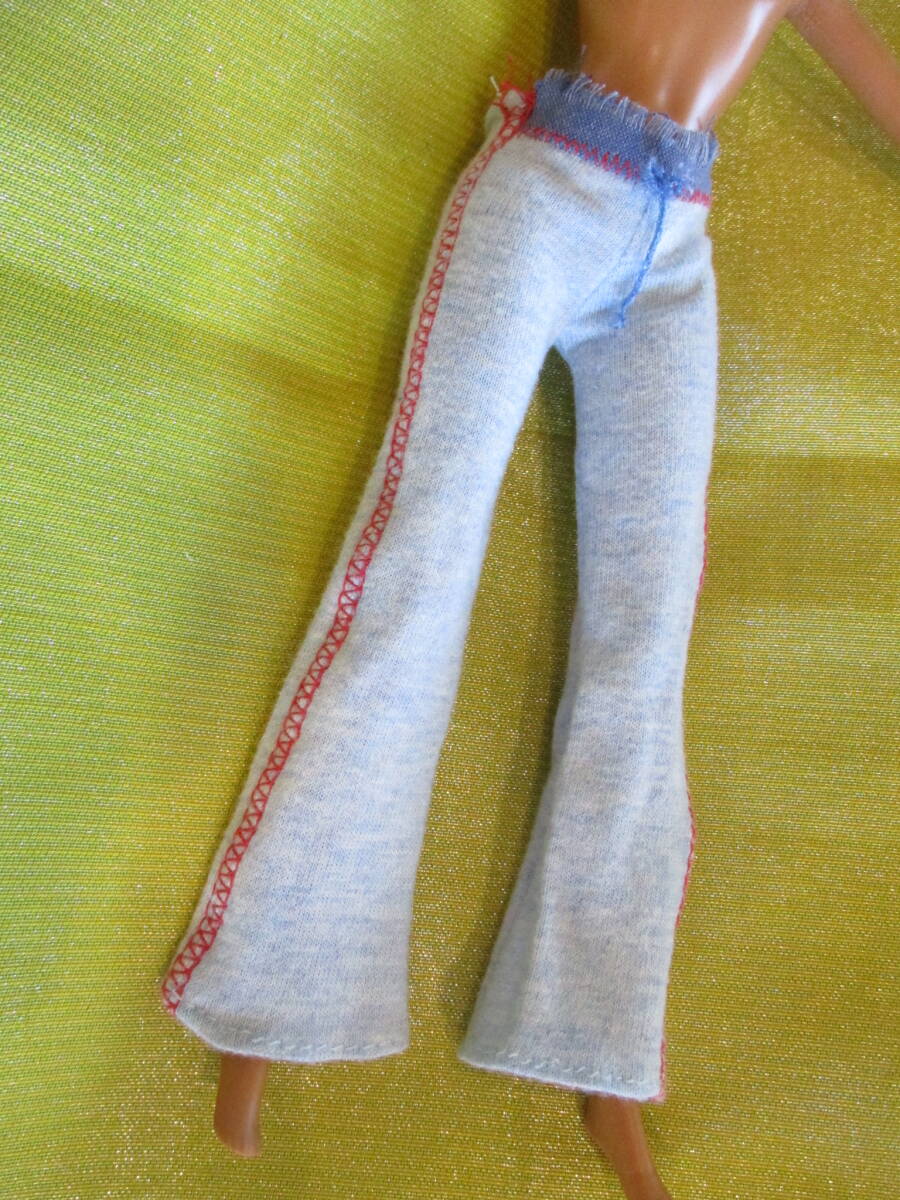 ■P-②きせかえ お洋服 【リラックスパンツ/ロングパンツ/ダメージデザイン/水色x赤ステッチライン】着せ替え人形 用 ジェニーなど...拍卖