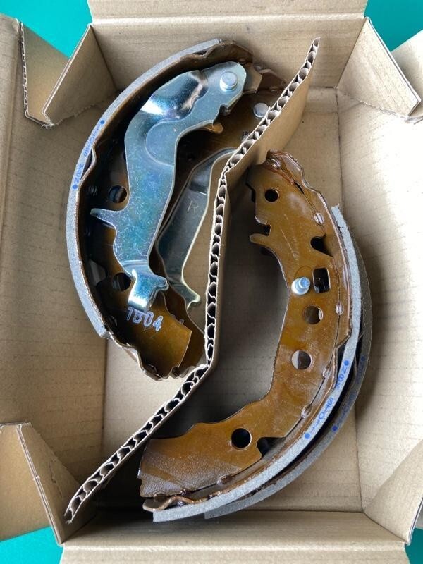 残りわずか!【未使用 スズキ 純正】SUZUKI エブリイ DA17 リアブレーキシューセット 改良版拍卖