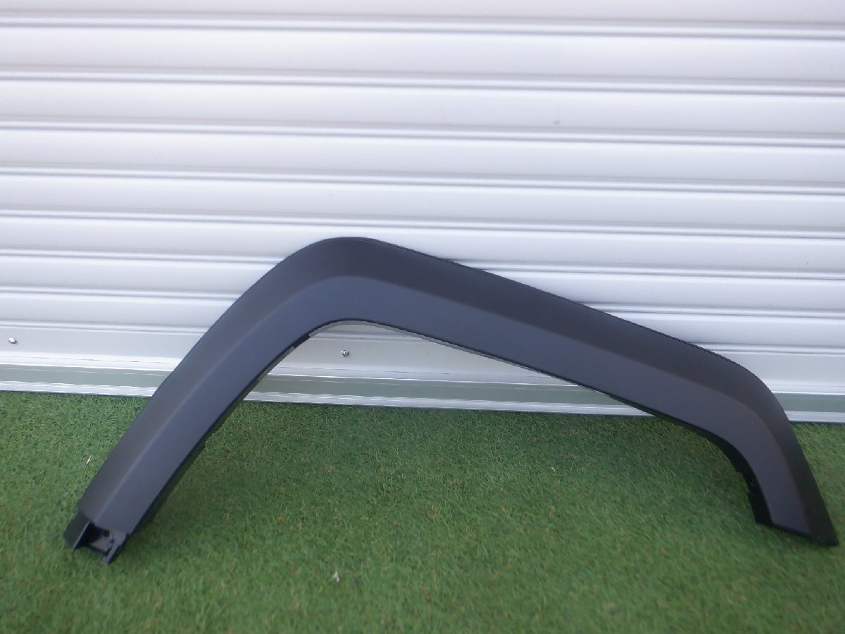 新車外し 純正 3DA- GDJ76W 70 ランクル ランドクルーザー 再販モデル 令和5年モデル フロント 右側 フェンダーモール トリム 53087-60150拍卖