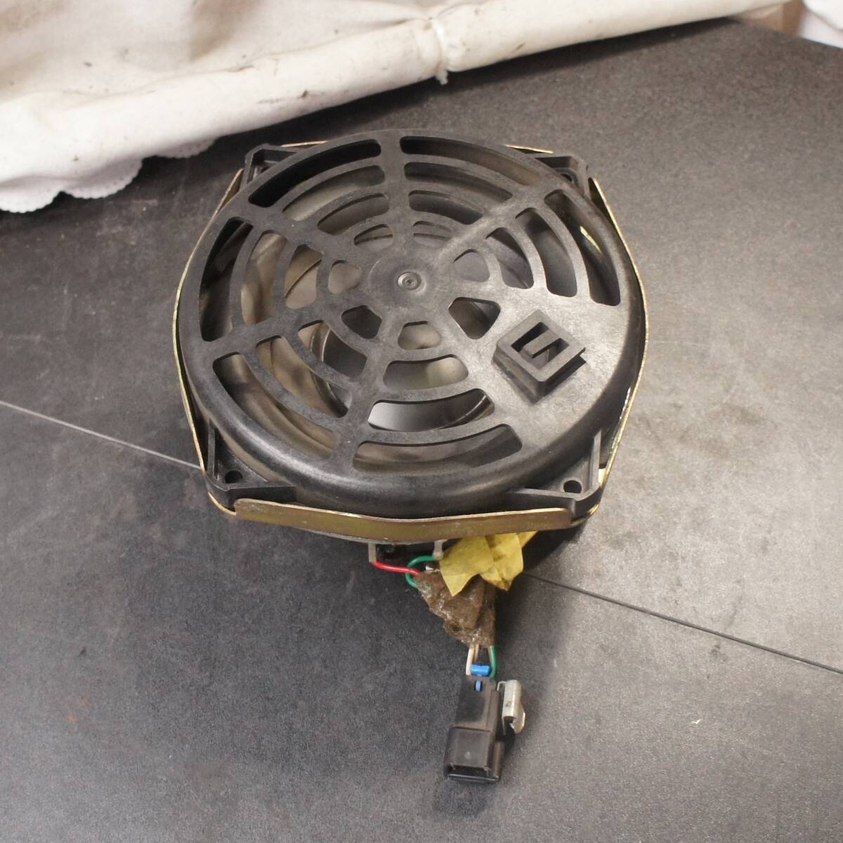 音出OK 12cm BOSE スピーカー 2003-2006 キャデラック エスカレード外し サブウーファー ウーファー ボーズ 15100269 GMT8XX 純正 @6666s拍卖