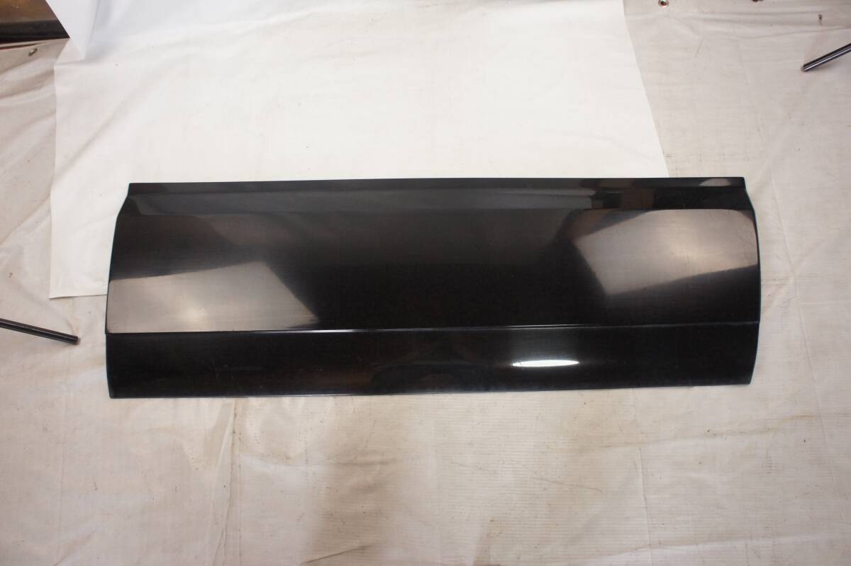 右 フロント サイドドアパネル 2002-2006 キャデラック エスカレード外し ドアプロテクター サイドパネル ブラック 黒 15047467 純正@6283s拍卖