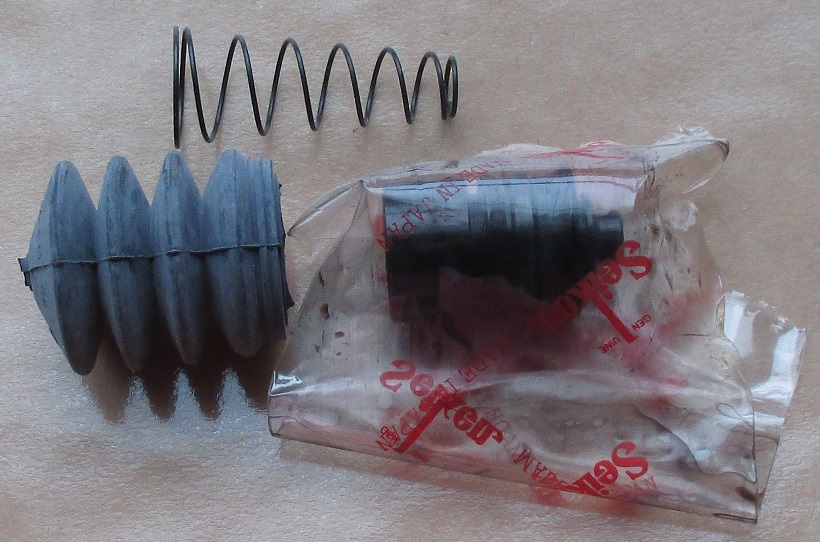 カローラ スプリンター コロナ カムリ ビスタ デルタ クラッチレリーズシリンダーリペアキット 未使用新品 04313-32010 87308-000拍卖