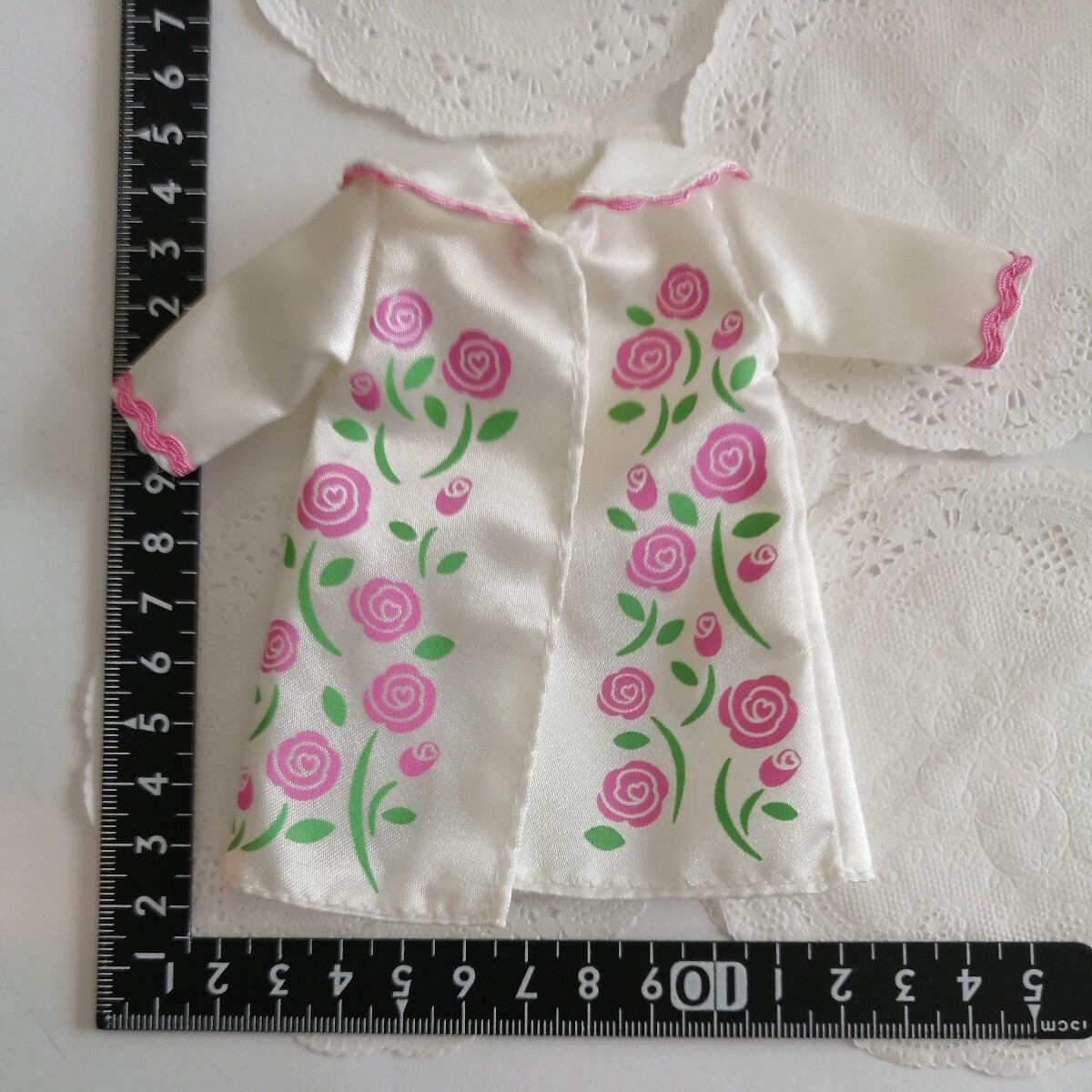 4r530 ドール用 ネグリジェ ピンク 薔薇 サテン パジャマ ピュアニーモ リカちゃん ブライス 22cmドール サイズ ガウン拍卖