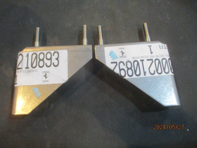 ■フェラーリ F430 マフラーブラケット 左右 新品 210892 210893 リアマフラーステー エキゾースト スパイダー スクーデリア 16M ■拍卖