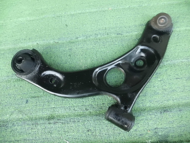 タントカスタム L350S 左フロントロアアーム拍卖