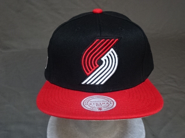 USA購入 激レア【Mitchell & Ness】NBAバスケ トレイルブレイザーズ【Portland TrailBlazers】NBA創設75周年記念 ロゴ刺繍入りキャップ拍卖