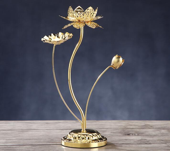 未使用 寺院用仏具 燭台 密教 供養 常花 蓮の花 3本立 アルミ製 仏壇用造花 蝋燭立て飾り物 総高18.5CM拍卖