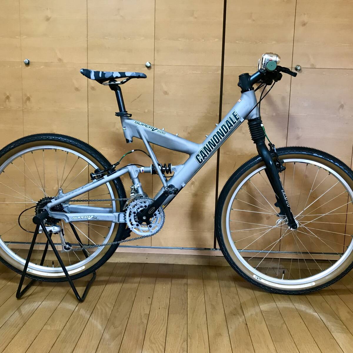 CANNONDALE SUPER V500 キャノンデールスーパーV500 カスタム マウンテンバイク 手渡し希望拍卖