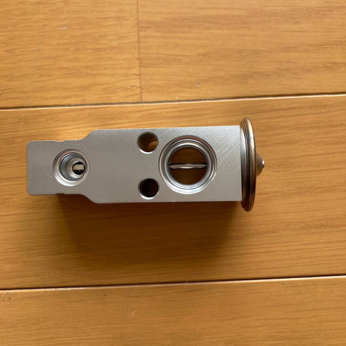 ランクル ランドクルーザー FZJ80G エキスパンションバルブ デンソー製 R12用 純正新品 エアコンパーツ レシーバータンク拍卖