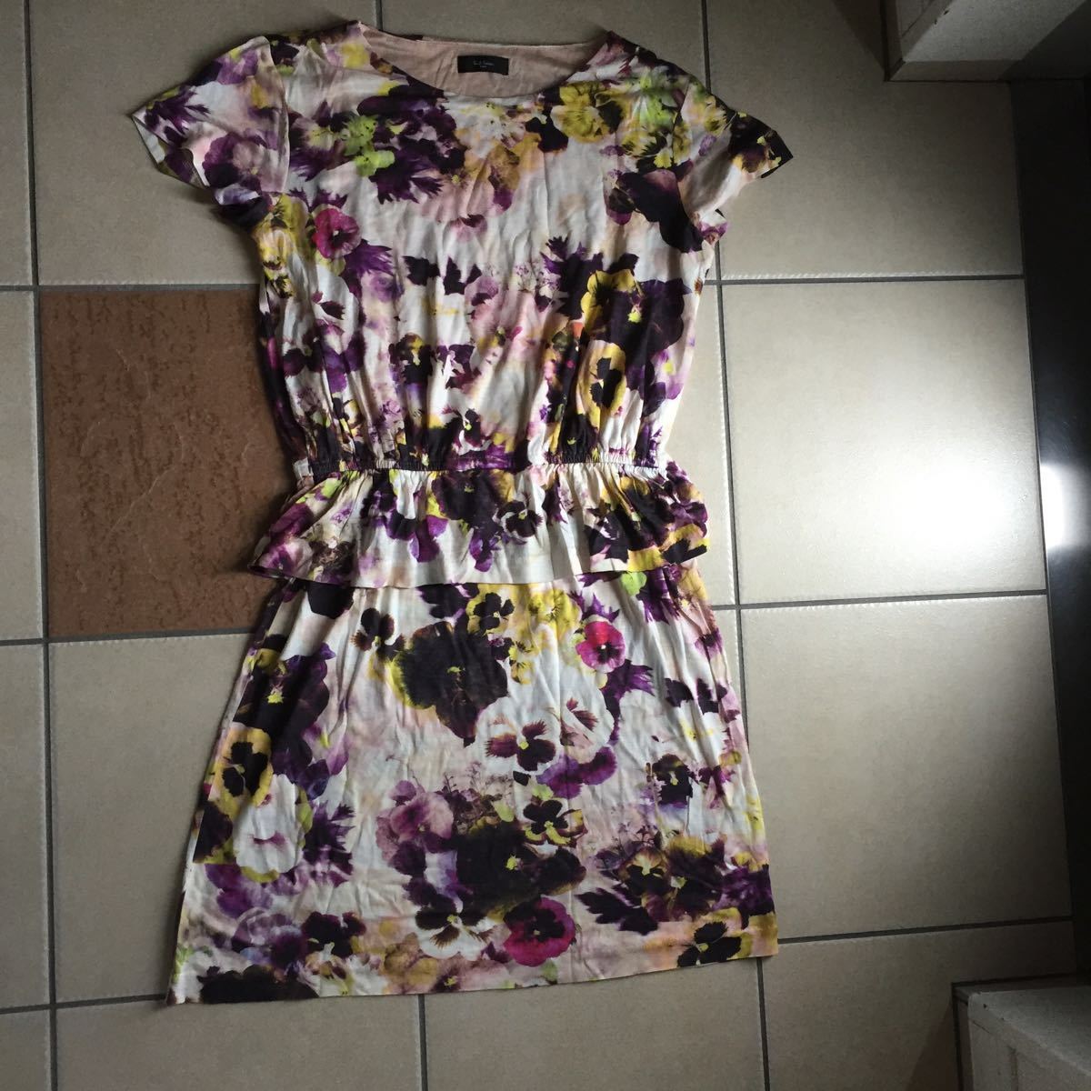 未使用 未着 Paul Smith Black ポールスミス ブラック パンジー柄 ペプラムワンピース サイズM 白、紫、黄等 日本製拍卖