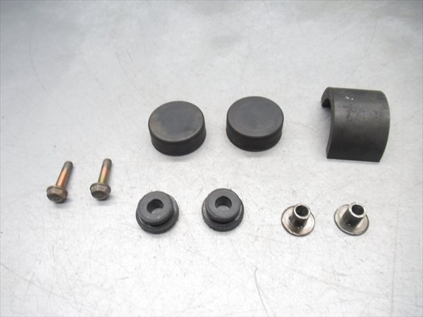 B1R6-0510 カワサキ スーパーシェルパ タンクラバー マウント 純正品 【KL250G-036*** 2004年式 動画有】拍卖