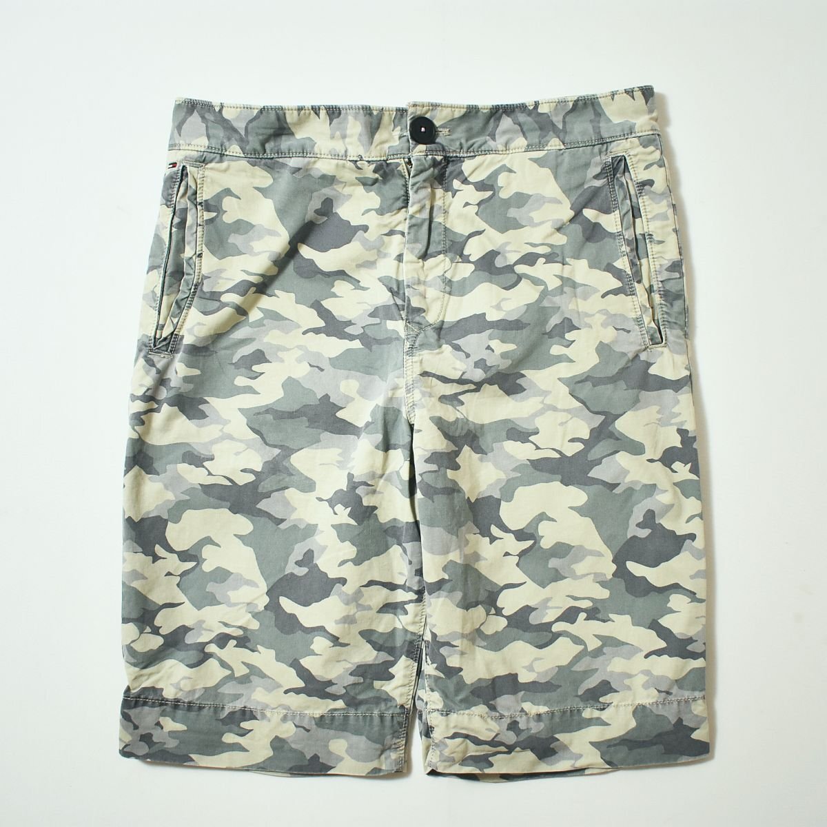 ★レアデザイン スリムシルエット トミーヒルフィガー TOMMY HILFIGER カモフラージュ ツイル ショート パンツ 30 迷彩 ショーツ 短パン★拍卖