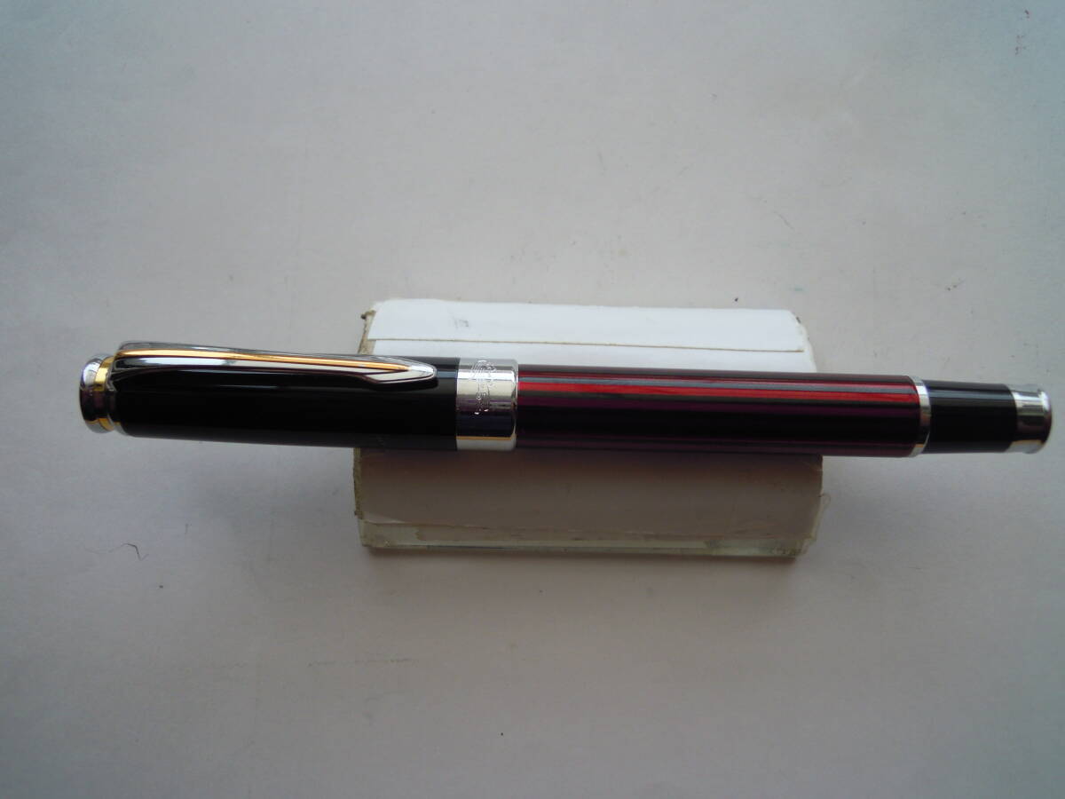 ⑤ クロコダイル ブラック軸&ワイン色縦じまライン装飾 万年筆★未使用拍卖