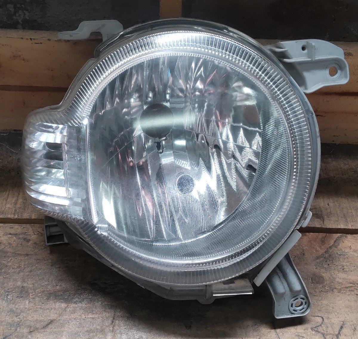 右 ヘッドライト ダイハツ ミラ ココア プラスX L675S 平成25年3月 16319 0024 100-51991 81130 B2460 中古拍卖