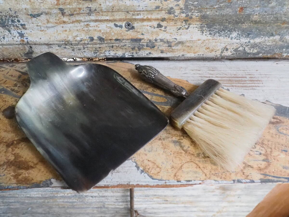 【フランス蚤の市ベイクライト製テーブルクリーナー】ほうき古道具アンティーク掃除道具インテリア骨董インダストリアル帚薪ストーブ掃除拍卖