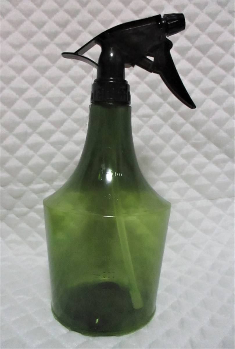 【 詰め替え用 スプレーボトル 】 カーキ 750ml 直射 霧状 ストレート ミスト 霧吹き スプレー ボトル拍卖
