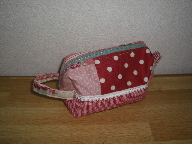 ★ハンドメイド ポーチ 赤ピンク花ドットストライプ柄&赤系チェック拍卖