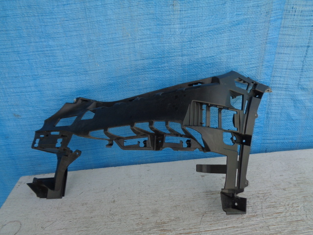 ☆BD885 ベンツ W213 Eクラス フロント ブラケット 左 A2138851102拍卖