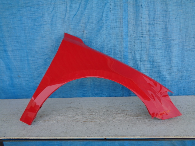 BD943 アウディ A1 82A フェンダー 右 赤拍卖