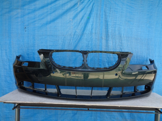 ☆BD947 BMW E60 5シリーズ フロントバンパー 緑 7033694拍卖