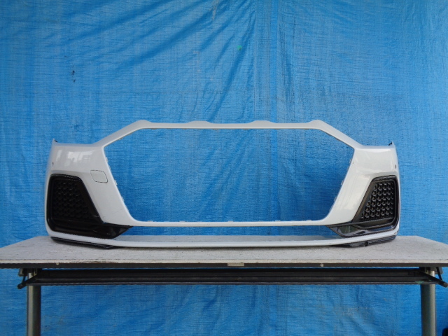 ☆BD951 アウディ A1 82A フロントバンパー 白 82A807437A.B.C.D.E拍卖