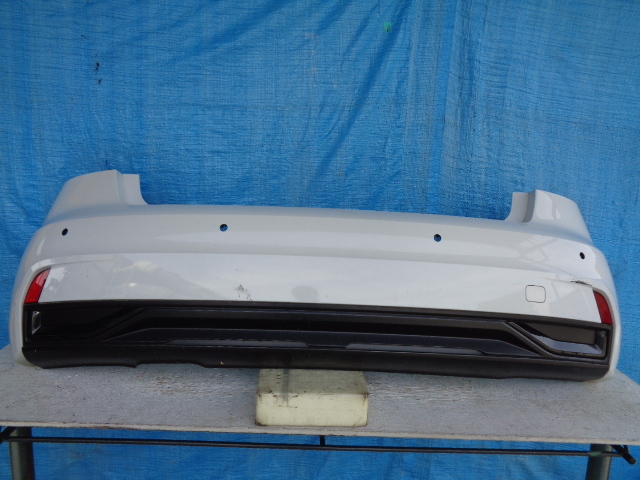 ☆BD959 アウディ A1 82A リアバンパー 白 82A807511A/B拍卖