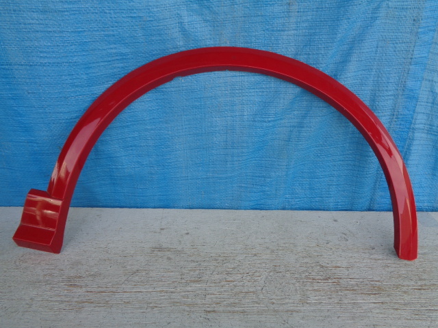 ☆BD965 アウディ Q2 81A フェンダーモール アーチモール フロント 右 赤 81A853718A拍卖