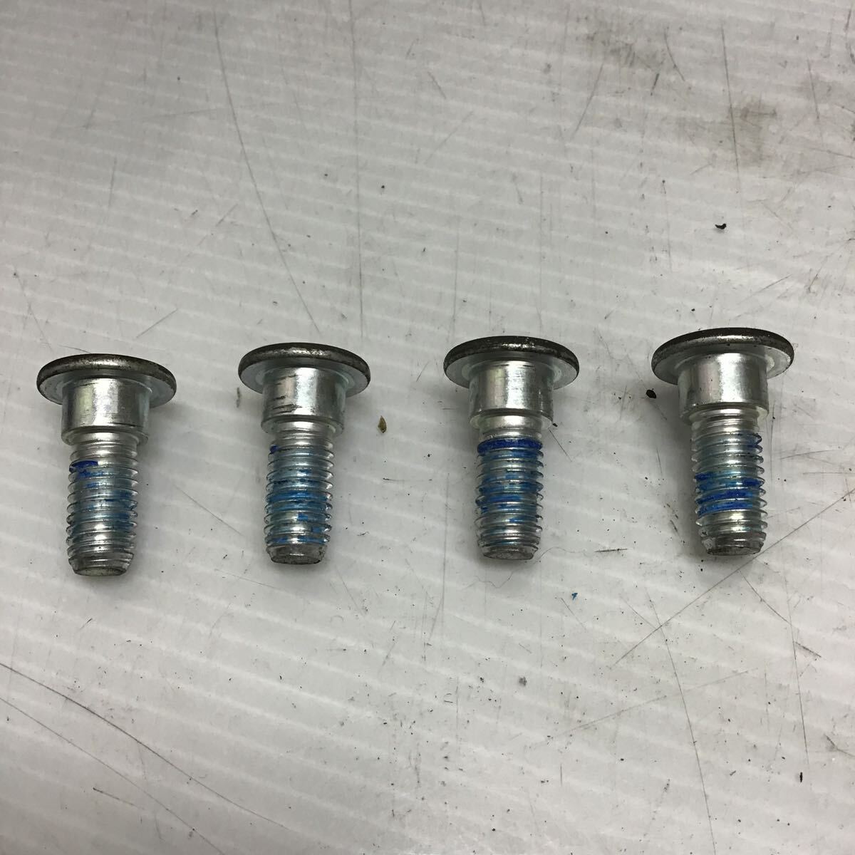 D46-13 スズキ アドレス125 DT11A フロントディスク ボルト 純正部品拍卖