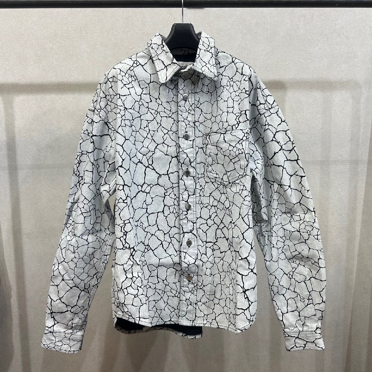 【JOHNLAWRENCESULLIVAN】 クラックデニム オーバーサイズシャツ / 46サイズ / ジョンローレンスサリバン / JLS拍卖