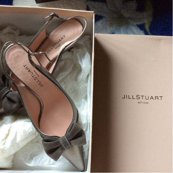 ジルスチュアート♪新品♪本革♪安心の日本製♪綺麗に見せるデザイン♪23cm前後拍卖